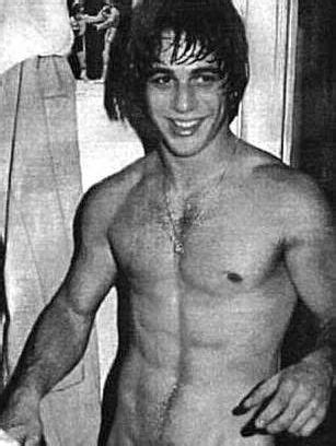 Watch Full Video and Photos here - https://t.ly/4Nbx?3609985 . . tony danza naked